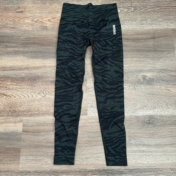 Gymshark Adapt Animal Seamless Leggings with a zebra print pattern Small Black - Picture 2 of 9